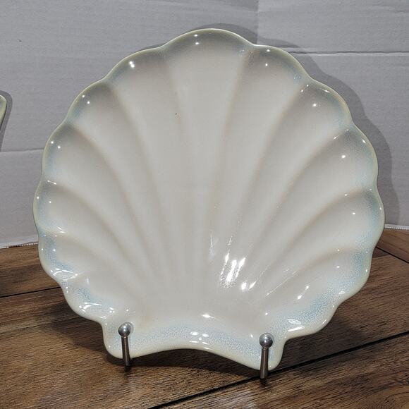 Set of 2 Shoreline Collection Hand Painted Glass Plates: Starfish & Seashell - Picture 5 of 8